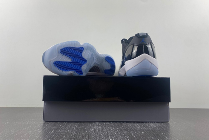 Air Jordan 11 “Space Jam“ ”FV5104-004