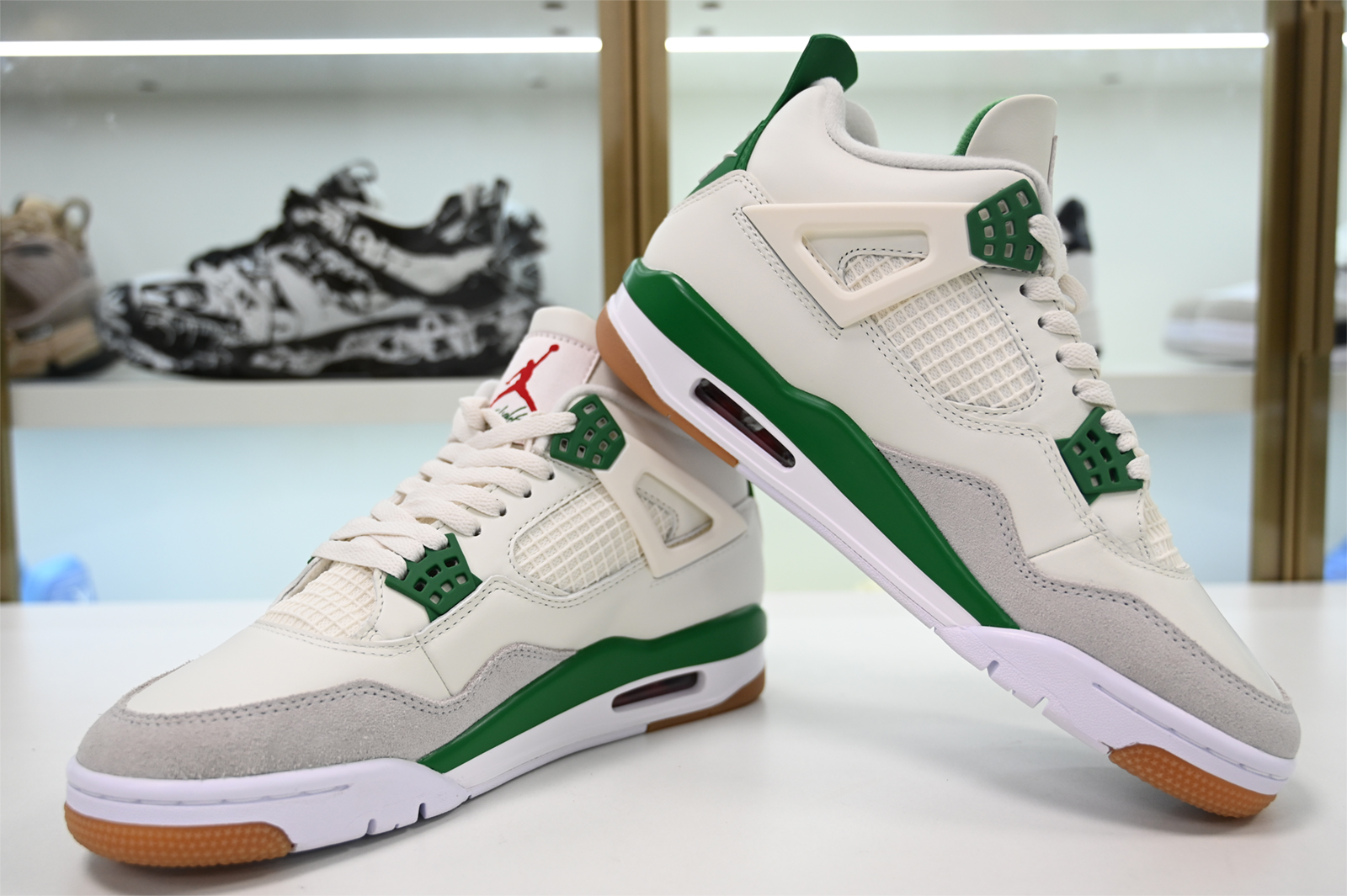 Nike SB x Air Jordan 4 ‘Pine Green’ DR5415-103