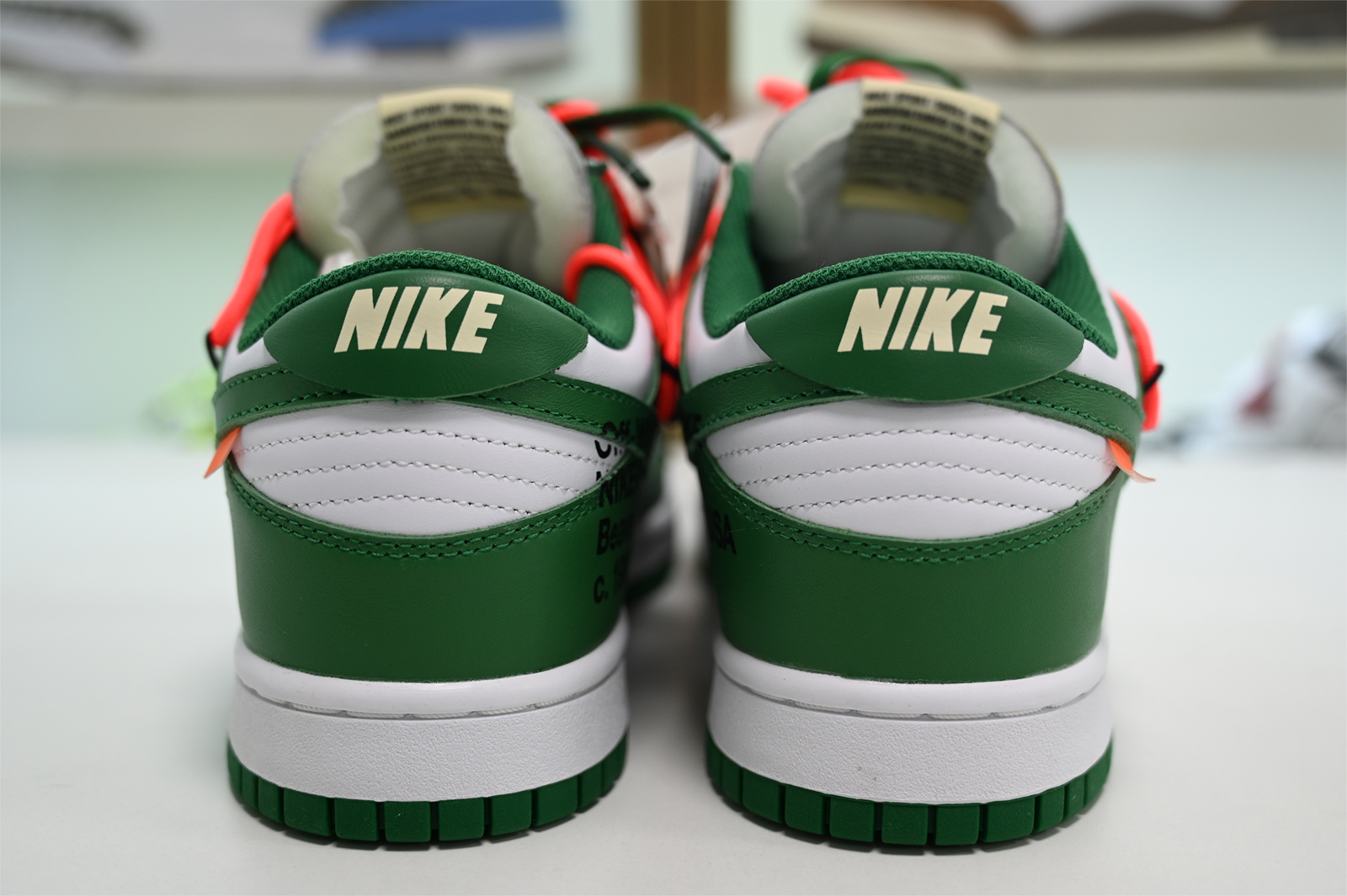 Off-White NIKE DUNK LOW PINE GREEN CT0856-100