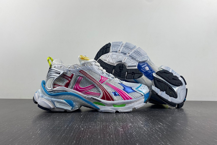 Ba*len*cia*ga runner sneaker 7.5 772774-w3rbw-9645