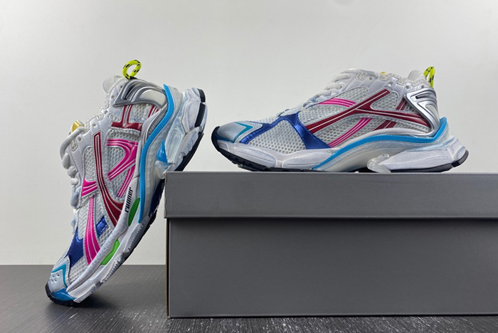 Ba*len*cia*ga runner sneaker 7.5 772774-w3rbw-9645