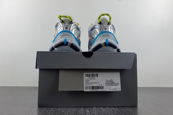 Ba*len*cia*ga runner sneaker 7.5 772774-w3rbw-9645