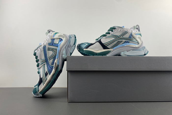 Ba*len*cia*ga runner sneaker 7.5 77274-w3rbw-0623