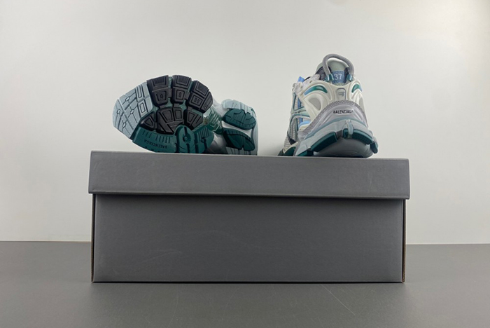 Ba*len*cia*ga runner sneaker 7.5 77274-w3rbw-0623