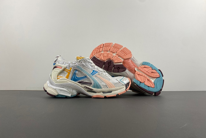 Ba*len*cia*ga runner sneaker 7.5 772774-w3rny-0326