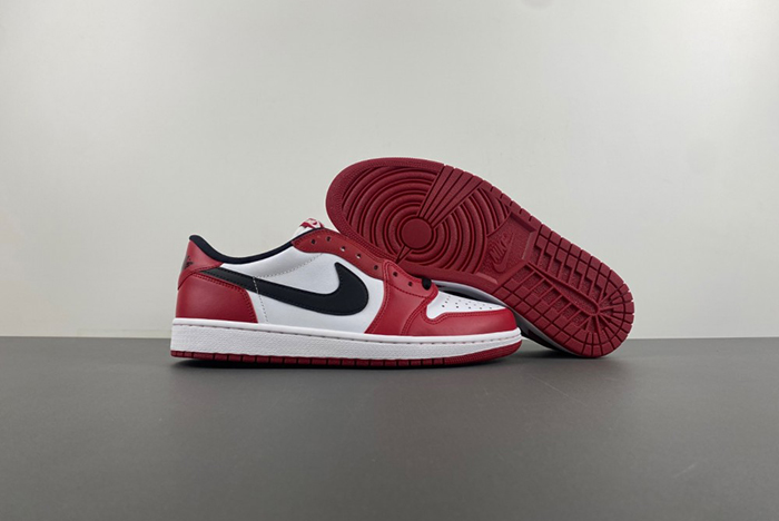 Air Jordan 1 Low Chicago OG 705329-600