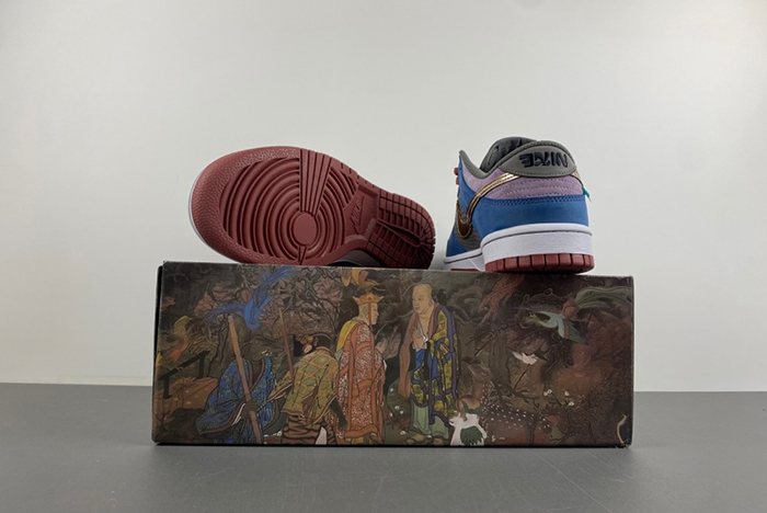 NIkE DUNK LOW SB DV2433-109