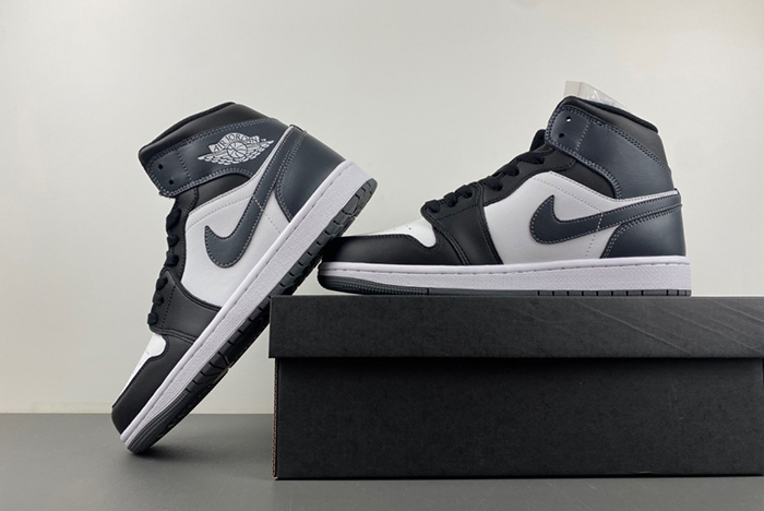 Wmns Jordan 1 Mid "Cosmic Clay" BQ8426-001