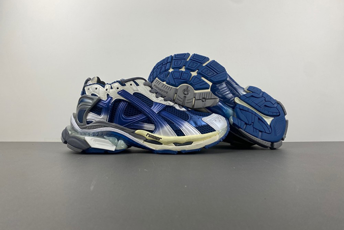 Ba*len*cia*ga runner sneaker 7.5 772774-wrung 2410