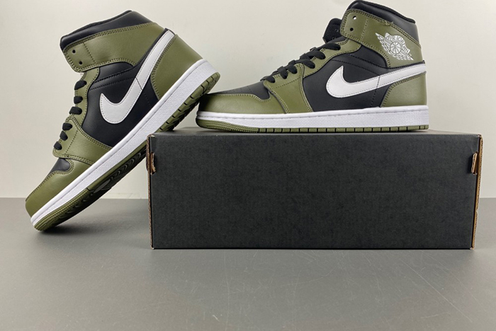 Air Jordan 1 Mid BQ8426-092